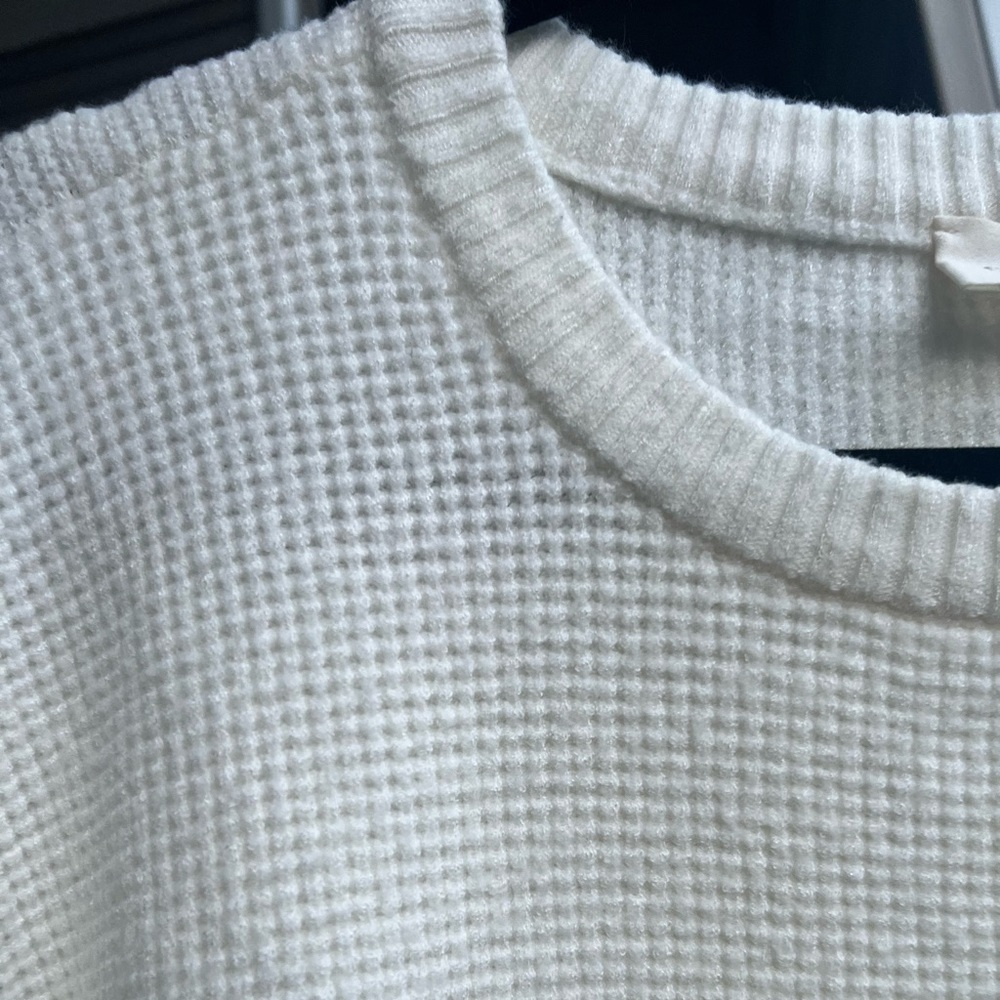 🆕 ✨ CYRUS Ivory Textured Waffle Knit Crewneck Sweater Size L Soft Cozy Classic - Picture 8 of 15